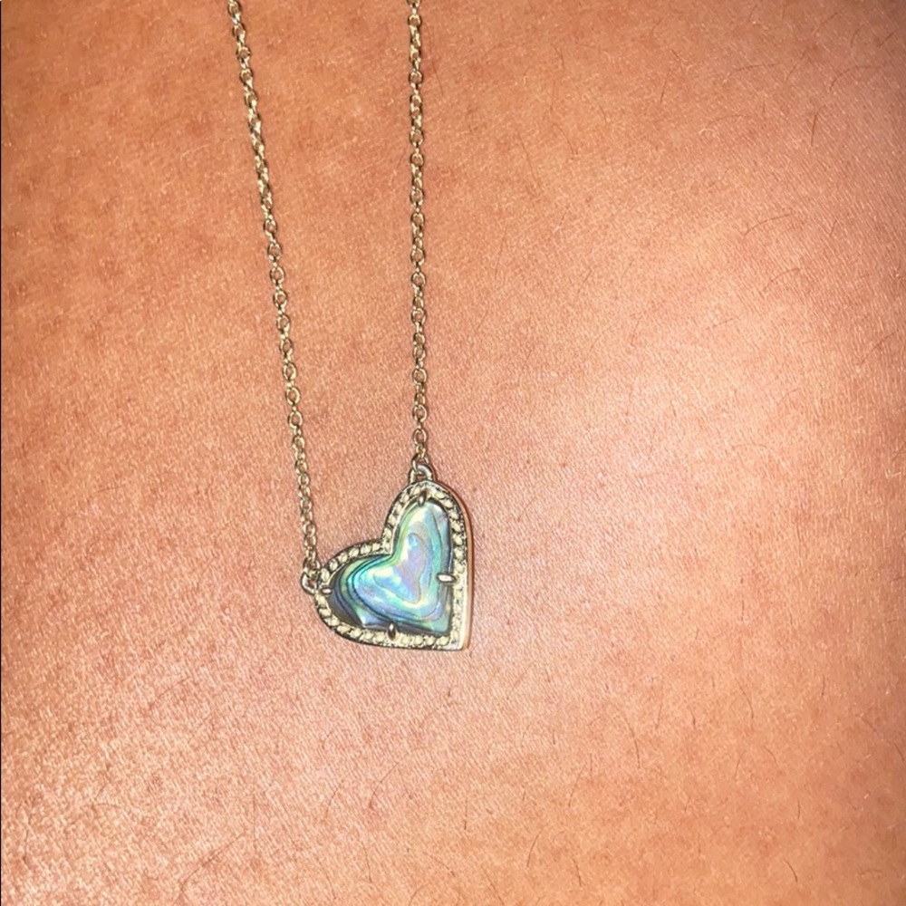 Kendra Scott heart necklace